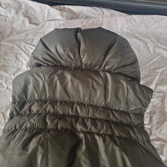 Vest - Picture 12 of 15